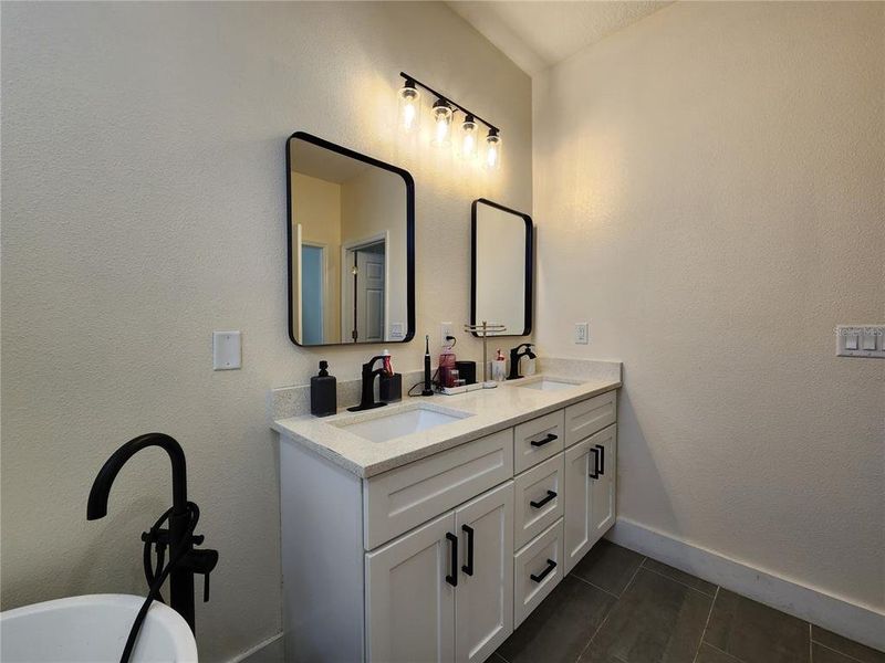 Furnished interior view inside a new home in , Ocala (Image 66).