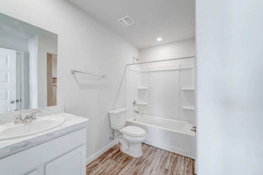 Furnished interior view inside a new home in Shirey Forest - Branches, Lufkin (Image 7).