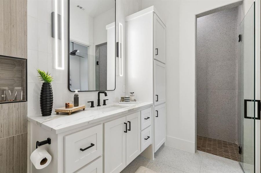 Furnished interior view inside a new home in , Colleyville (Image 27).