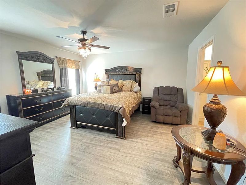 Furnished interior view inside a new home in , Chandler (Image 7).