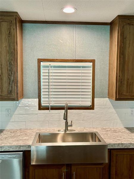 Furnished interior view inside a new home in , Quinlan (Image 15).