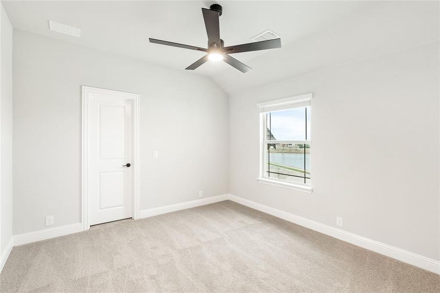 Spacious, unfurnished interior of a new home in Somerset Classic 70s & 80s, Mansfield (Image 31).