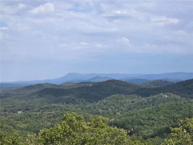 Image 7 of a home in . Image 7 of a home in .