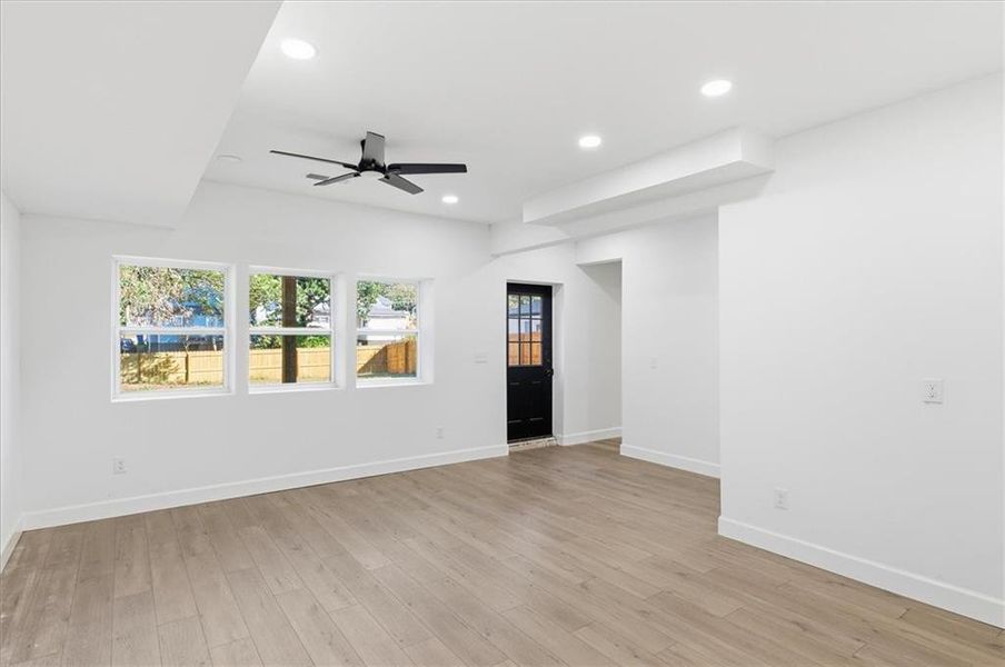 Spacious, unfurnished interior of a new home in , Atlanta (Image 33).