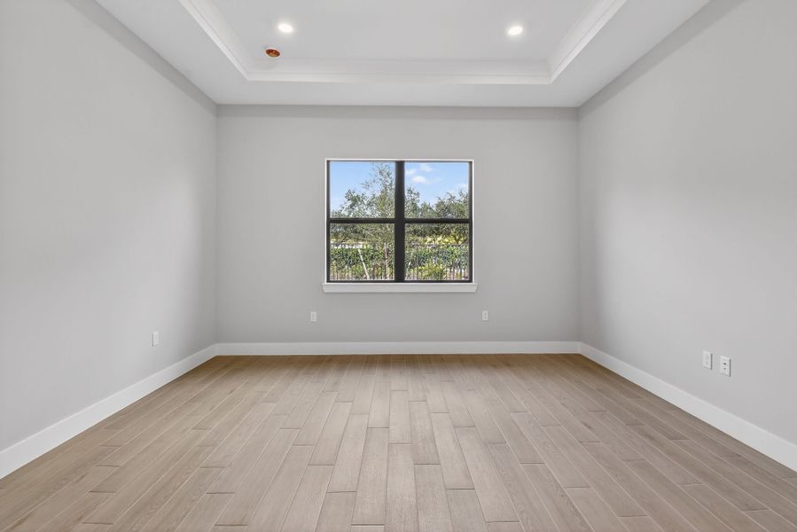 Spacious, unfurnished interior of a new home in Greyhawk Landing, Lake Worth (Image 38).