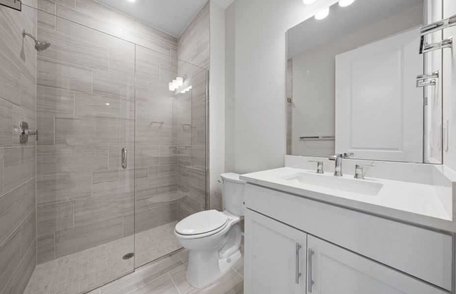 Furnished interior view inside a new home in Del Webb Oak Creek, North Fort Myers (Image 7).