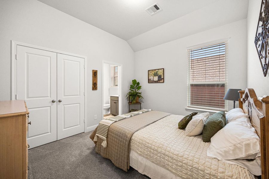 Furnished interior view inside a new home in , Tomball (Image 34).