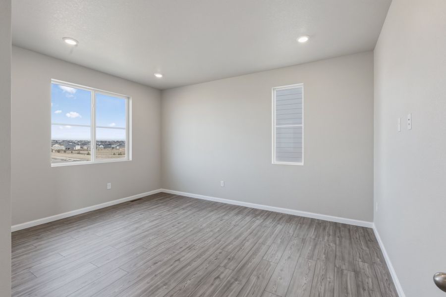 Spacious, unfurnished interior of a new home in The Aurora Highlands, Aurora (Image 17).