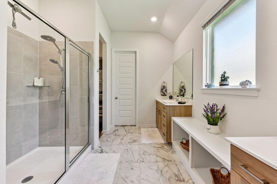 Furnished interior view inside a new home in Highland Village, Georgetown (Image 32).
