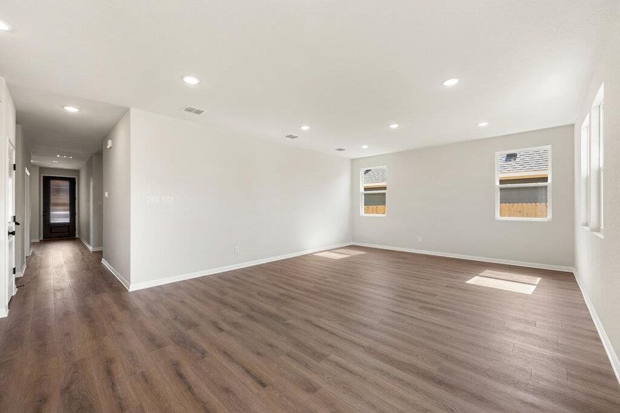 Spacious, unfurnished interior of a new home in Patterson Ranch, Georgetown (Image 35).