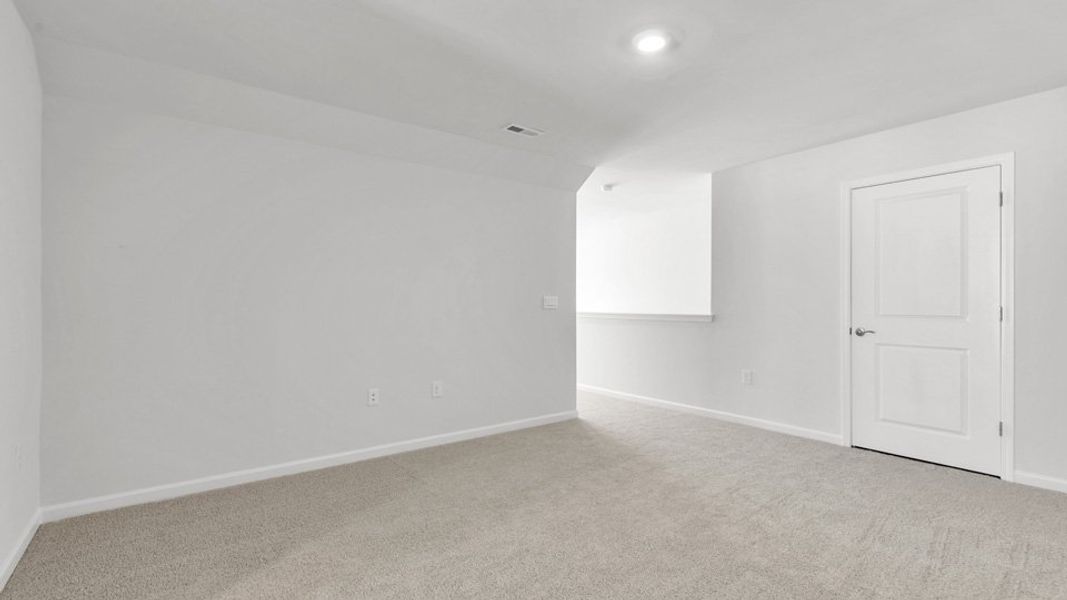 Spacious, unfurnished interior of a new home in Quarry Hills - Freedom, Graham (Image 17).