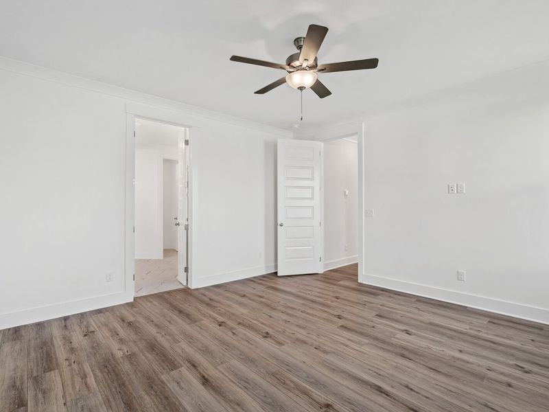 Spacious, unfurnished interior of a new home in Shelton Square, Murfreesboro (Image 37).