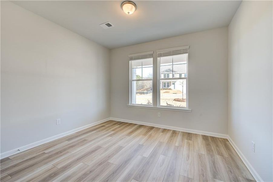 Spacious, unfurnished interior of a new home in Burchwood, Stockbridge (Image 15).