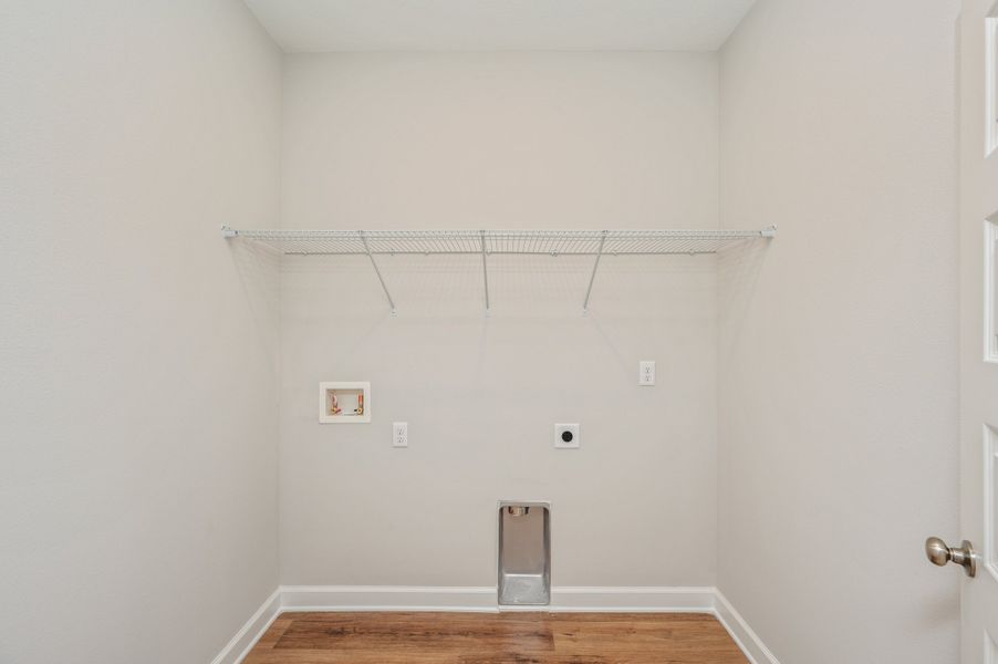 Spacious, unfurnished interior of a new home in Barton's Bend, Crestview (Image 30). Spacious, unfurnished interior of a new home in Barton's Bend, Crestview (Image 30).