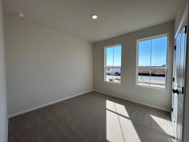 Spacious, unfurnished interior of a new home in Willow Springs, Buda (Image 10).