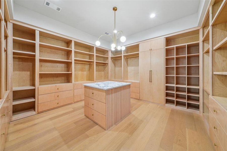 Furnished interior view inside a new home in , Dallas (Image 27). Furnished interior view inside a new home in , Dallas (Image 27).