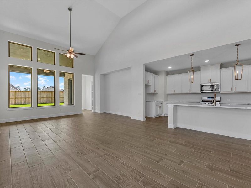 Spacious, unfurnished interior of a new home in Grand Central Park, Conroe (Image 10). Spacious, unfurnished interior of a new home in Grand Central Park, Conroe (Image 10).