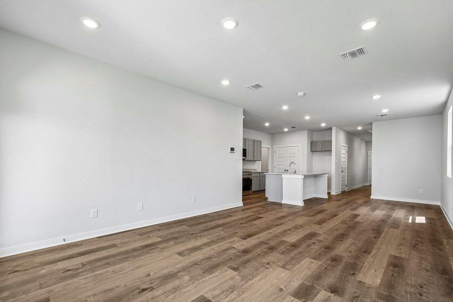Spacious, unfurnished interior of a new home in Eastwood at Sonterra, Jarrell (Image 28).