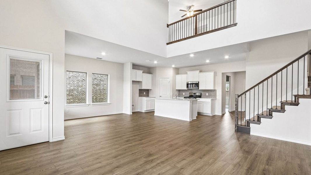 Spacious, unfurnished interior of a new home in Silverado, Aubrey (Image 6).
