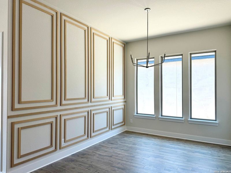Spacious, unfurnished interior of a new home in Ladera - 60s, San Antonio (Image 10).
