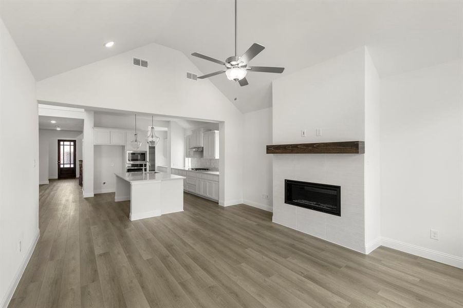 13. 5705 Burford - Family (2)