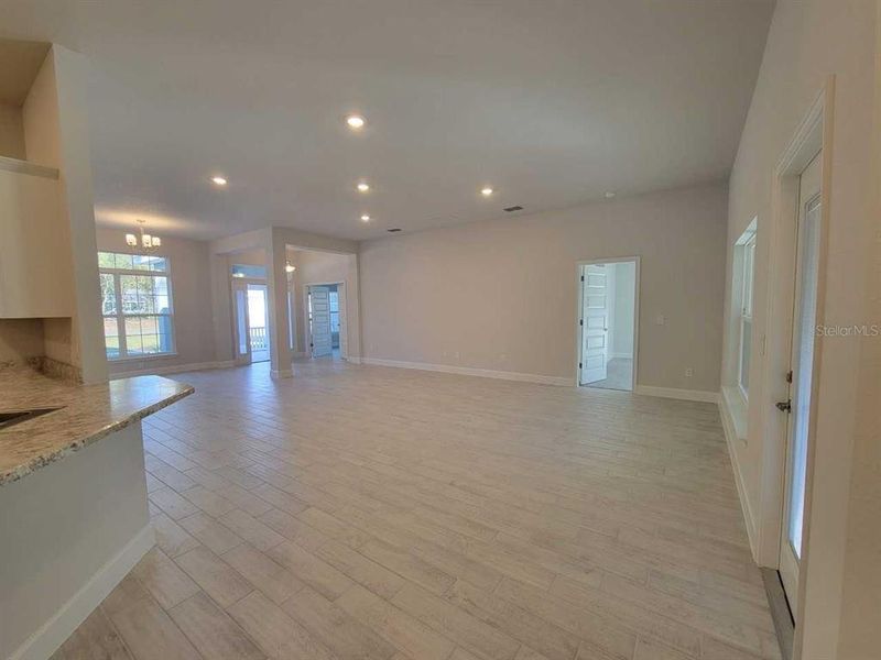 Spacious, unfurnished interior of a new home in Marion Oaks, Ocala (Image 15).