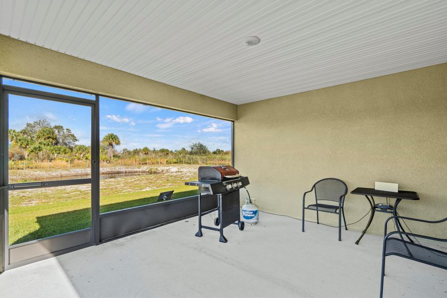 Exterior details and patio area of a home in , Okeechobee (Image 4).