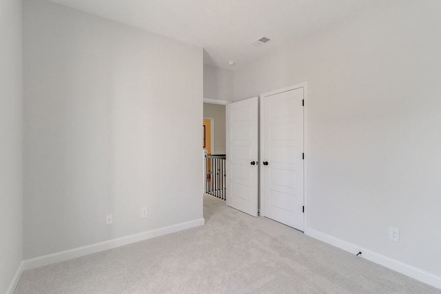 Spacious, unfurnished interior of a new home in Hendrix Farms, Lexington (Image 36).