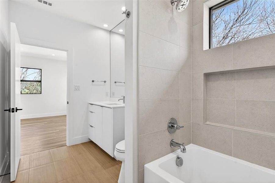 Furnished interior view inside a new home in , Dallas (Image 28).