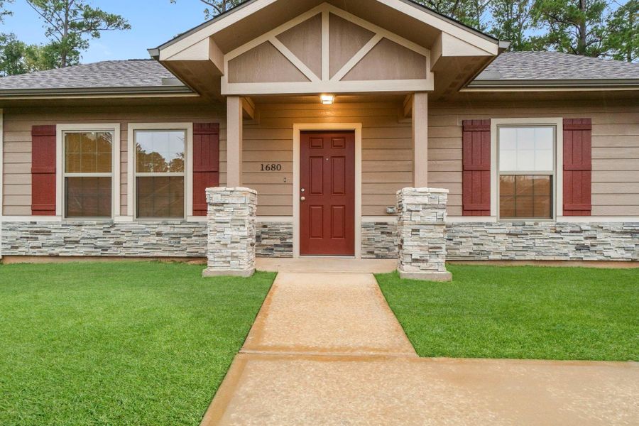 Ideally located near the front of the community for easy access, this newly built 2025 home has never been lived in and is just minutes from shopping, dining, entertainment, and all that Downtown Conroe has to offer. Ideally located near the front of the community for easy access, this newly built 2025 home has never been lived in and is just minutes from shopping, dining, entertainment, and all that Downtown Conroe has to offer.