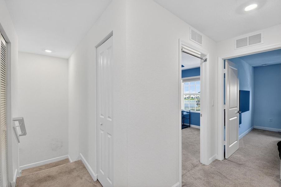 Spacious, unfurnished interior of a new home in , Lake Worth (Image 23).