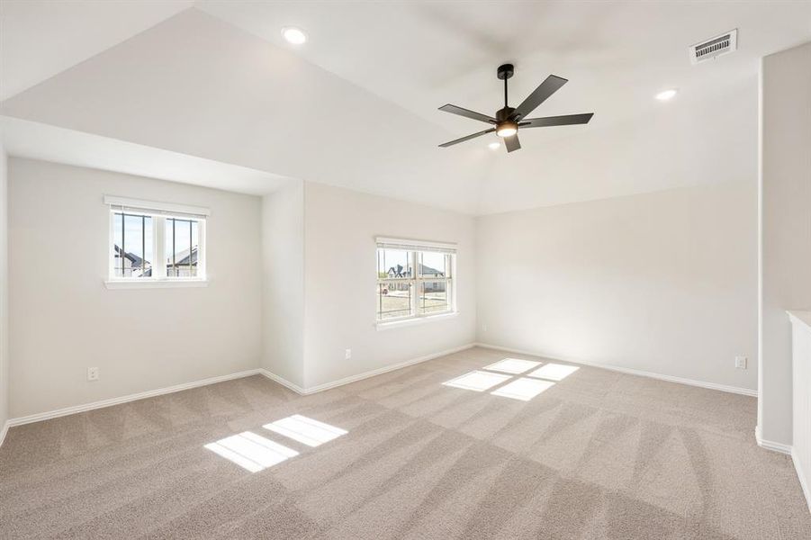 Spacious, unfurnished interior of a new home in Creekview Meadows, Pilot Point (Image 30).