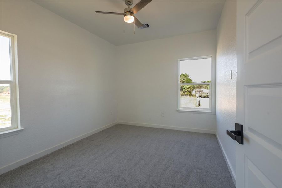 Spacious, unfurnished interior of a new home in , Conroe (Image 21).