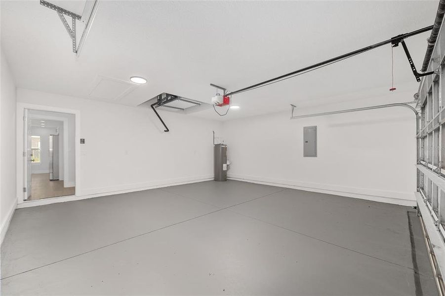 Spacious, unfurnished interior of a new home in , Dunnellon (Image 44).