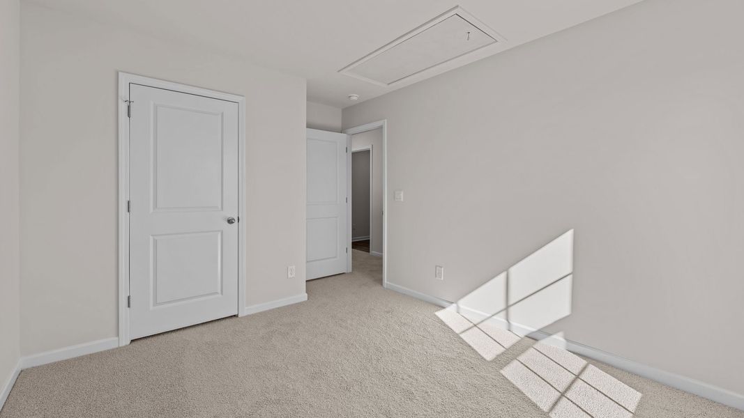 Spacious, unfurnished interior of a new home in Madeline Farm, New Bern (Image 32).