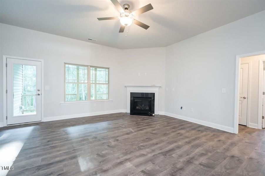 Representative unfurnished interior of a home built from the 2316 by Adams Homes in Hidden Pines, Cameron (Image 21).