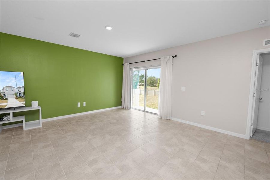 Spacious, unfurnished interior of a new home in Marion Creek, Haines City (Image 43). Spacious, unfurnished interior of a new home in Marion Creek, Haines City (Image 43).