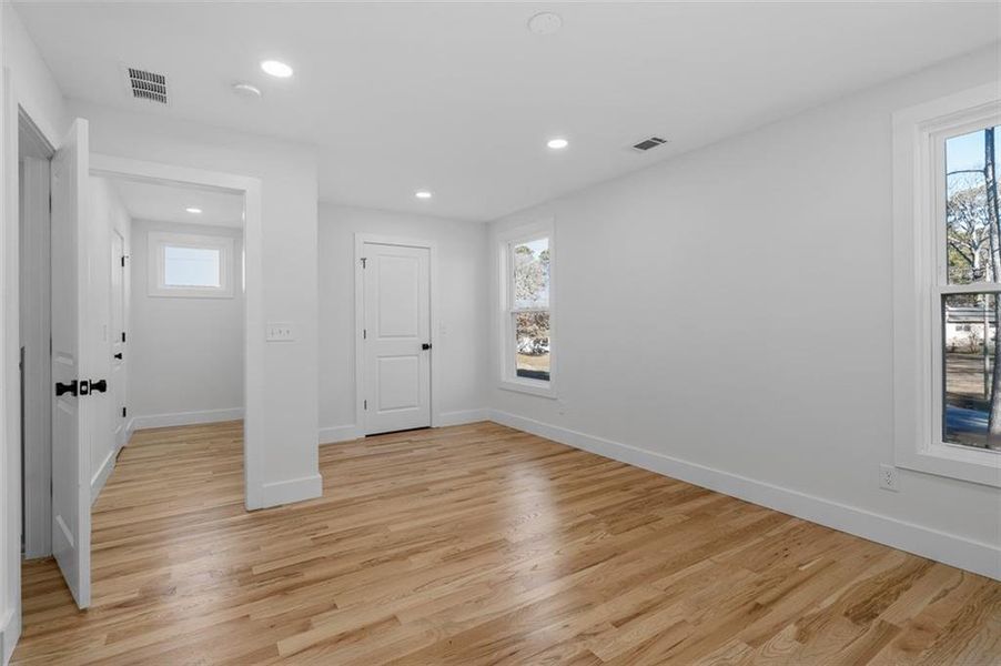 Spacious, unfurnished interior of a new home in , Snellville (Image 53).