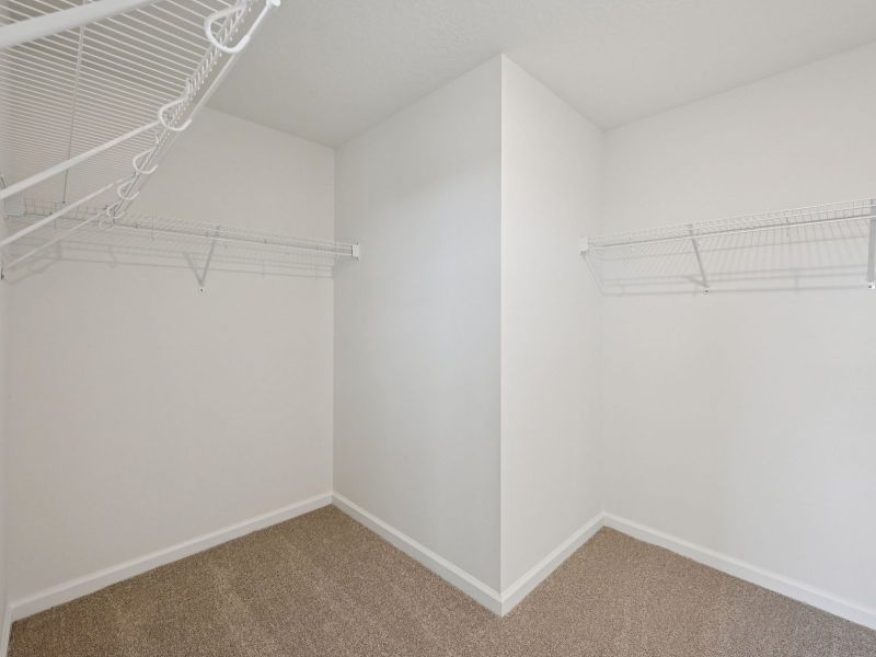 Spacious, unfurnished interior of a new home in Tidewater, Fort Pierce (Image 15).
