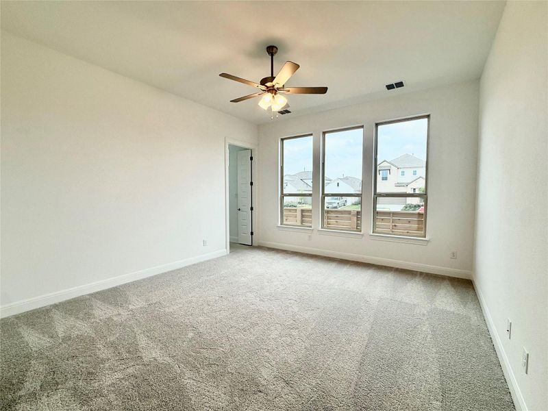 Spacious, unfurnished interior of a new home in Flora, Hutto (Image 16).