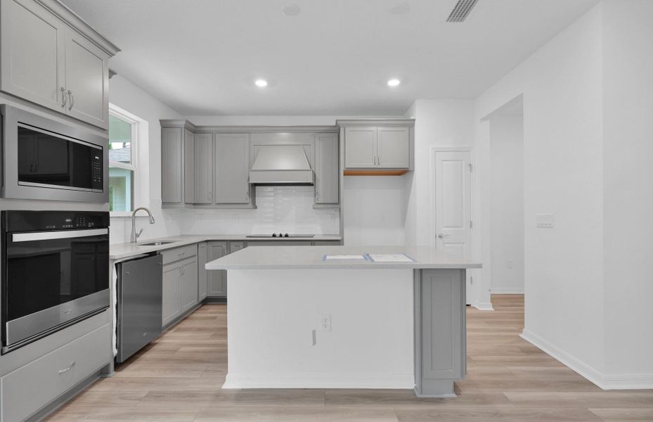 Furnished interior view inside a new home in Hyland Trail, Green Cove Springs (Image 10).