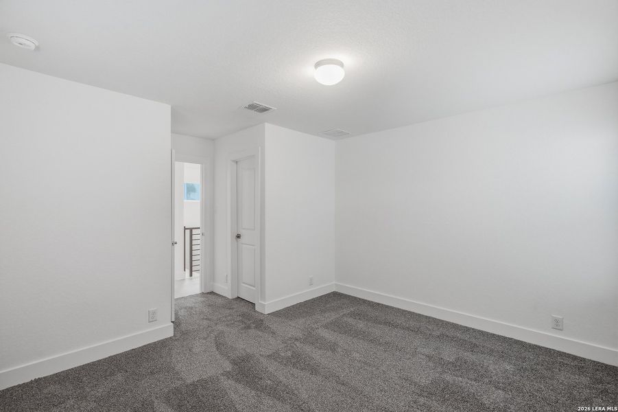 Spacious, unfurnished interior of a new home in Prominence, San Antonio (Image 33).