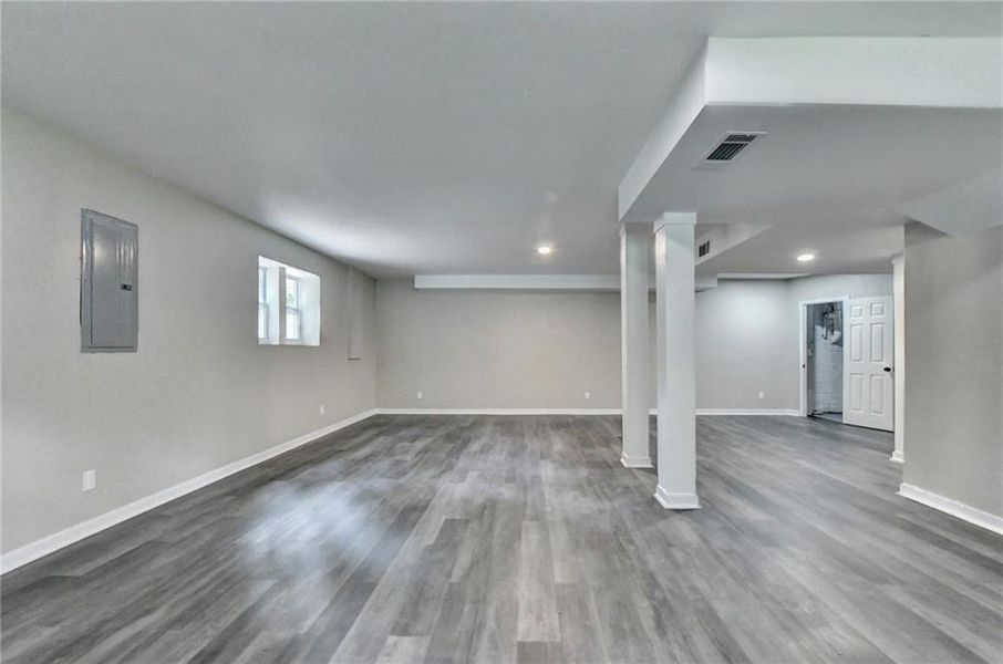 Spacious, unfurnished interior of a new home in , Snellville (Image 76). Spacious, unfurnished interior of a new home in , Snellville (Image 76).