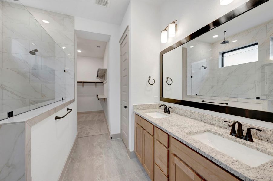 Furnished interior view inside a new home in The Highlands 40', Porter (Image 13).