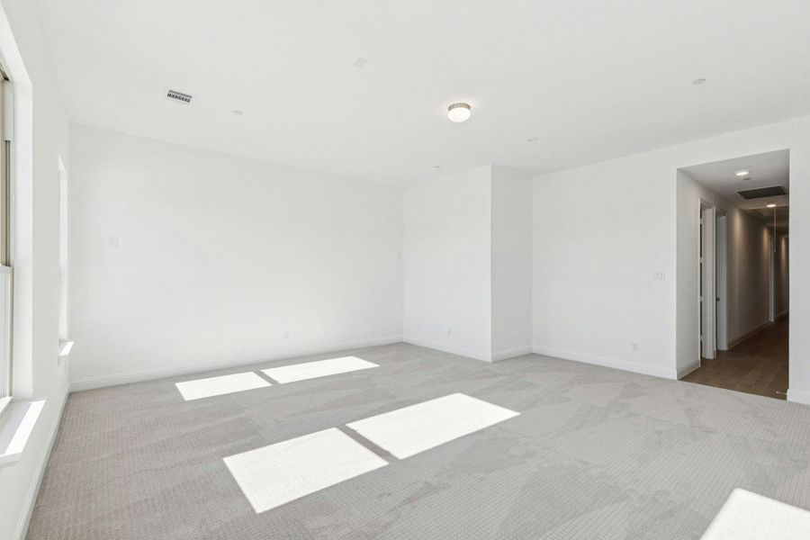 Representative unfurnished interior of a home built from the Franklin by Kindred Homes in Oak Creek Ranch, Waxahachie (Image 30).