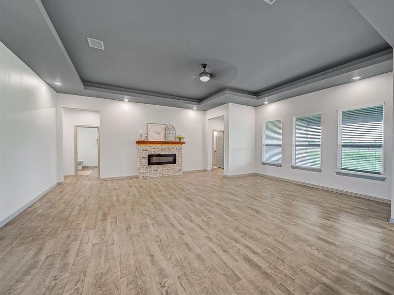 Spacious, unfurnished interior of a new home in , Celeste (Image 14).