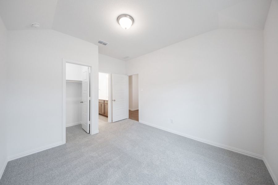 Spacious, unfurnished interior of a new home in Whitewing Trails, Princeton (Image 17).