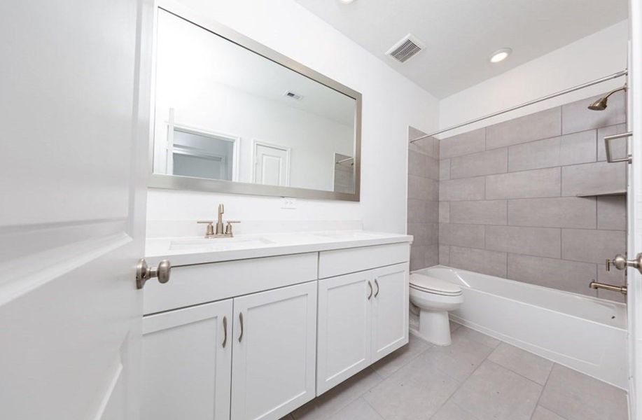 Furnished interior view inside a new home in , Missouri City (Image 5).