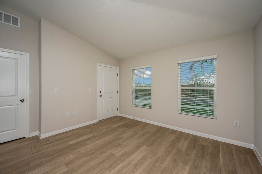 Spacious, unfurnished interior of a new home in Two Rivers, Zephyrhills (Image 29).
