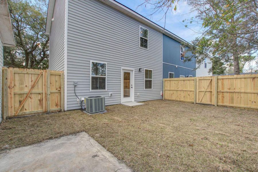 Exterior details and patio area of a home in , Hanahan (Image 3).